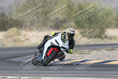 media/Oct-30-2025-Racers Edge (Thu) [[dabbdaf680]]/3-B Group/Session 5 (Turn 6)/